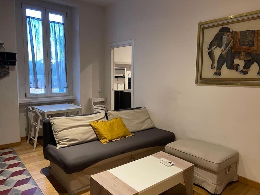 Ampola Home “Flamingo” Milan Bagian luar foto