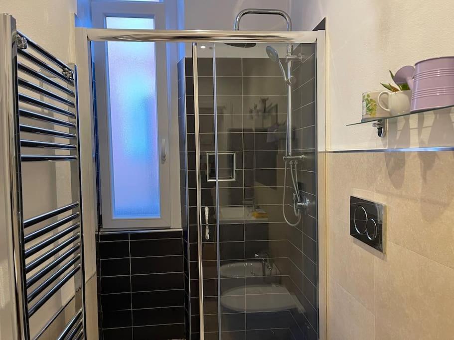 Ampola Home “Flamingo” Milan Bagian luar foto