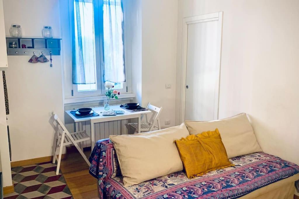 Ampola Home “Flamingo” Milan Bagian luar foto